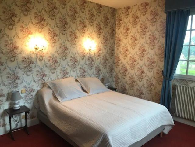 Demeure Des Carila Bed and Breakfast Heudebouville Exteriör bild
