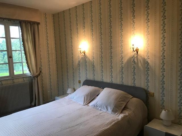 Demeure Des Carila Bed and Breakfast Heudebouville Exteriör bild